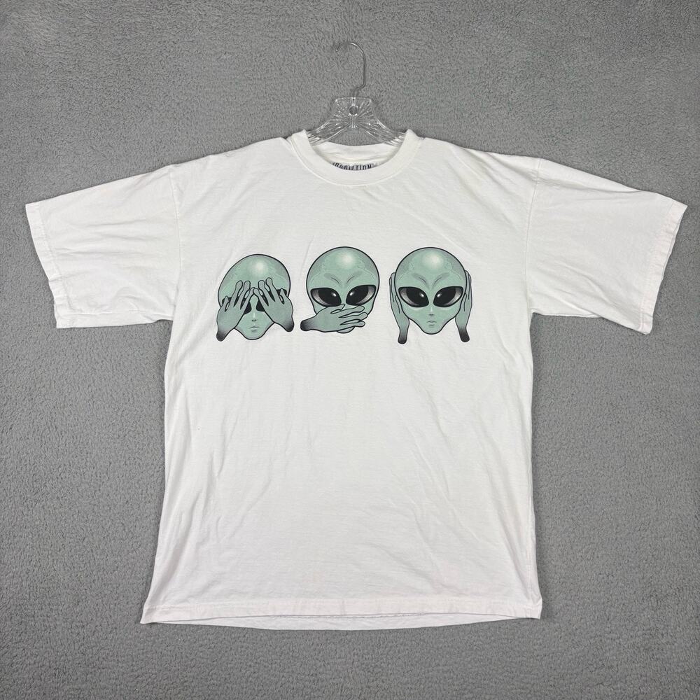 Vintage Aliens UFO Hear Speak See No Evil T-shirt Men’s L/XL White 90s Y2K